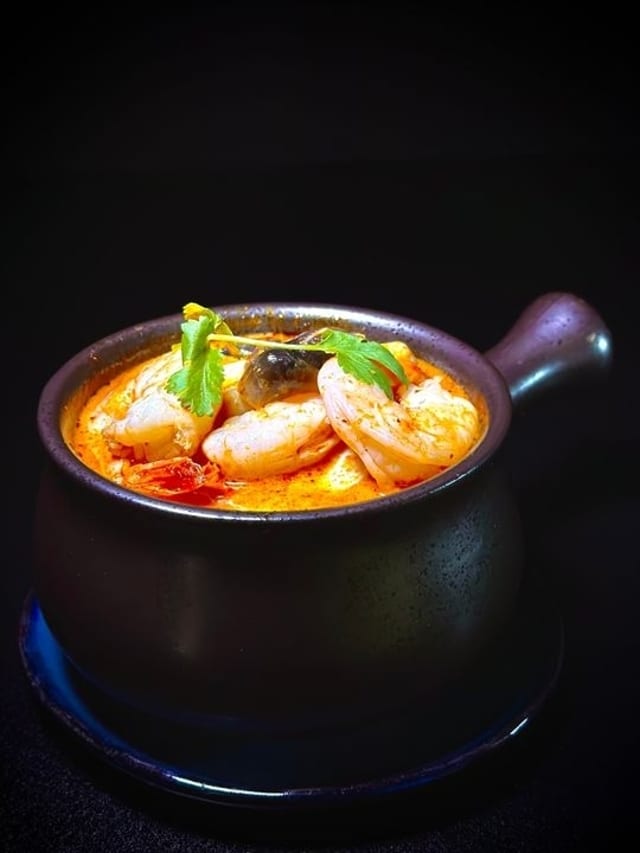 TOM YUM HOTPOT (32oz).