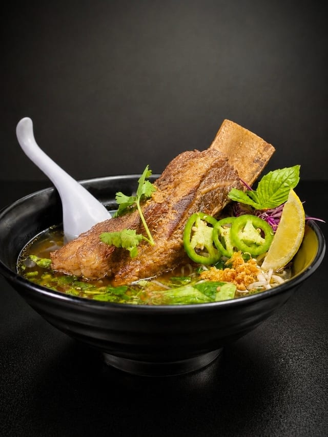 SHORT RIB BOAT NOODLE.
